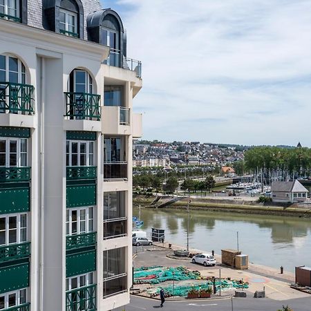 Sowell Hotels Le Beach Трувил сюр Мер Екстериор снимка