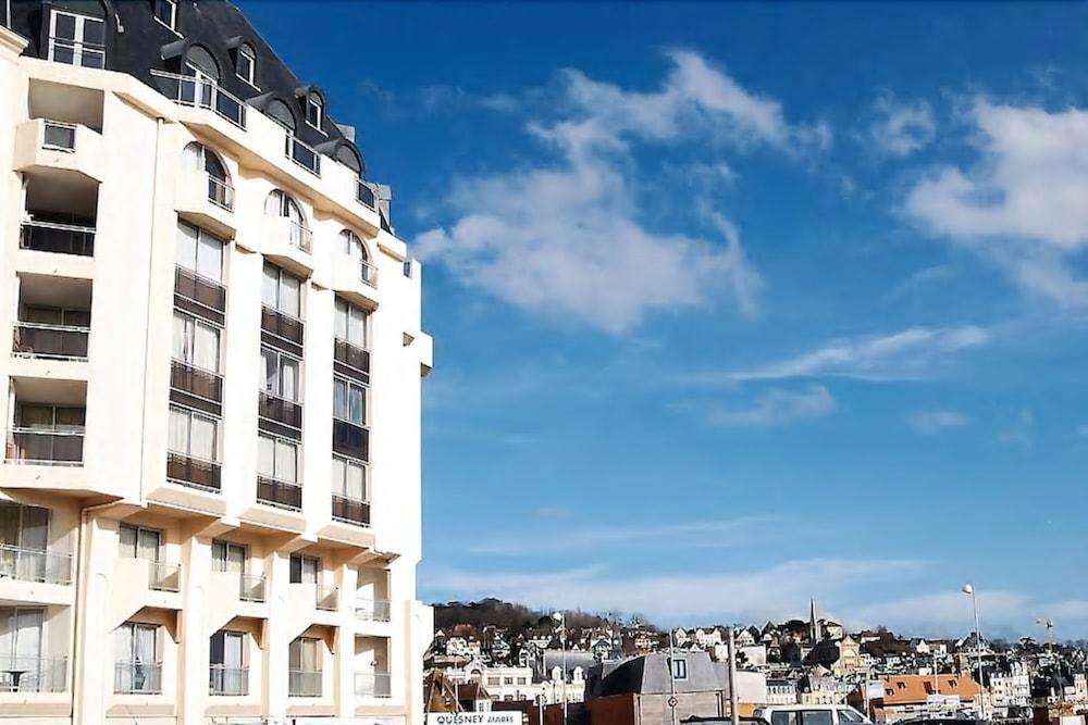 Sowell Hotels Le Beach Трувил сюр Мер Екстериор снимка