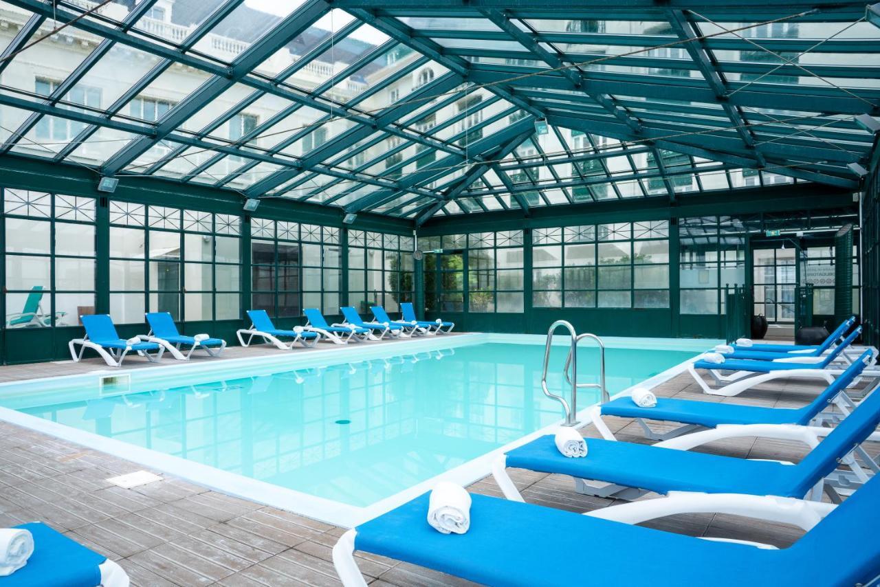 Sowell Hotels Le Beach Трувил сюр Мер Екстериор снимка